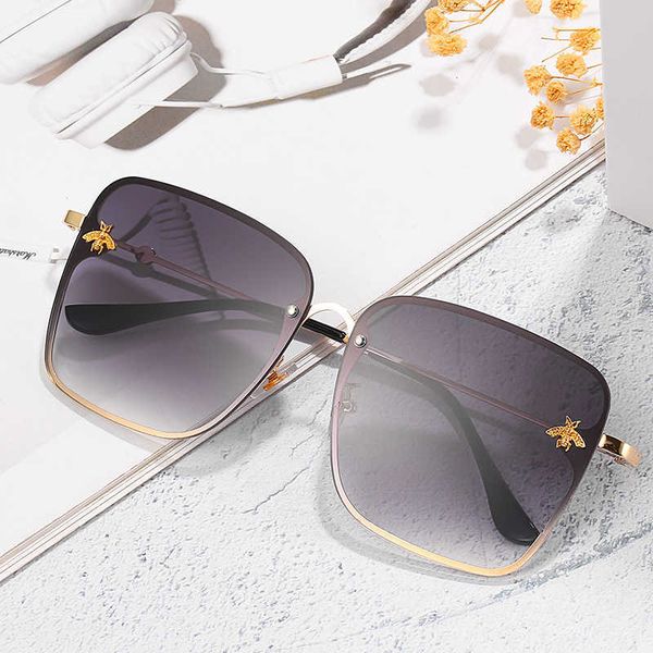 sunglasses 2023 new metal box honeybee decorated personality trend net red street p sunglasses female, White;black
sunglasses 2023 new metal box honeybee decorated personality trend net red street p sunglasses female, White;black
