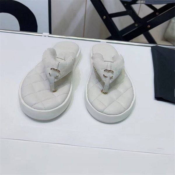 fashion slippers 2023 luxury design summer channel men and women flat shoes thick sole leather rubber letter logo casual cartoon slippers 05, Black
fashion slippers 2023 luxury design summer channel men and women flat shoes thick sole leather rubber letter logo casual cartoon slippers 05, Black