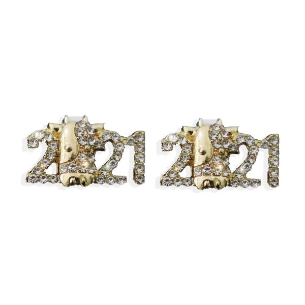 designer letter pearl dangle earrings 2023 fashion jewelry design for women earrings 18k gold plated luxury wedding party earrings premium g, Silver
designer letter pearl dangle earrings 2023 fashion jewelry design for women earrings 18k gold plated luxury wedding party earrings premium g, Silver