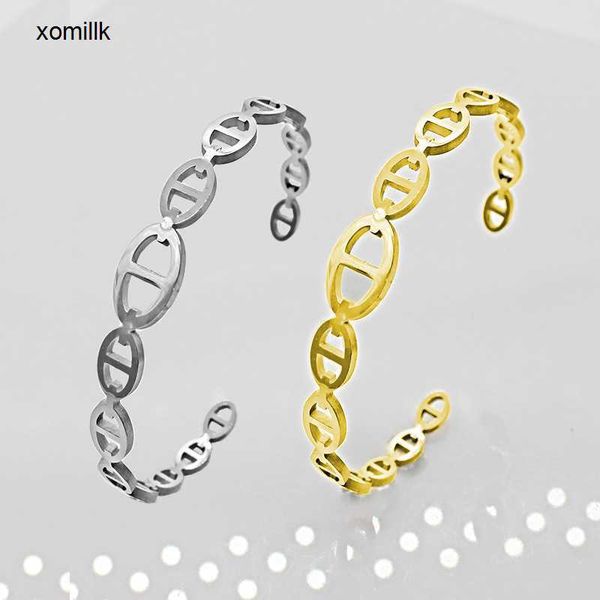 hermm designer bracelet personalized handicraft high color preservation exquisite hollow out bracelet fashion pig nose titanium steel, Black
hermm designer bracelet personalized handicraft high color preservation exquisite hollow out bracelet fashion pig nose titanium steel, Black