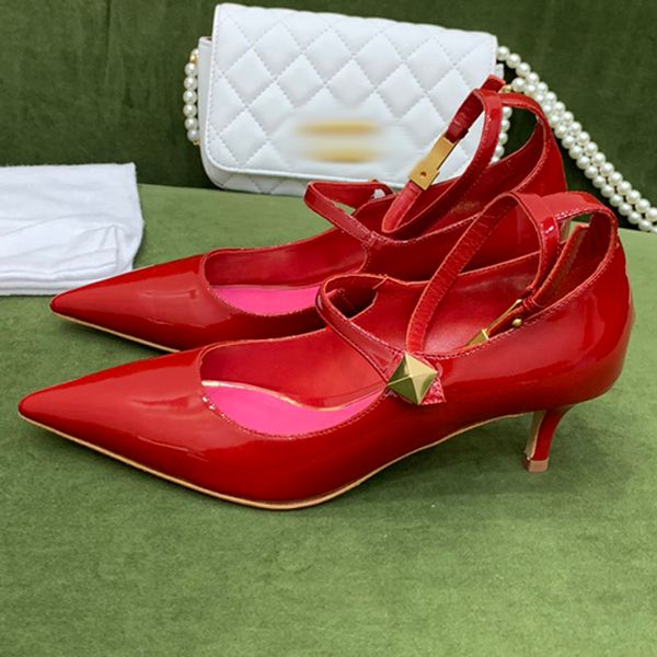 2023 dress shoes high heels sandals women's wedding pumps shoes women summer designer pointed toe black bowtie fashion canvas party wit
2023 dress shoes high heels sandals women's wedding pumps shoes women summer designer pointed toe black bowtie fashion canvas party wit