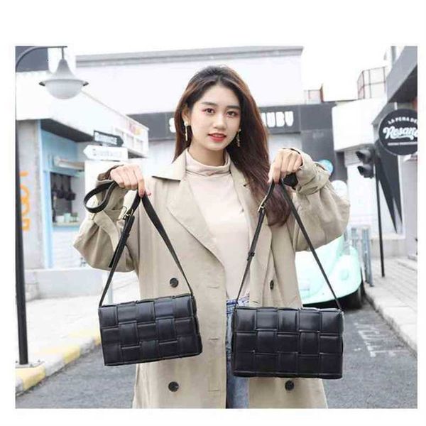 handbags designer venetas bottegas handbags wholesale bag female 2022 fashion network red star same pillow woven slung bag
handbags designer venetas bottegas handbags wholesale bag female 2022 fashion network red star same pillow woven slung bag