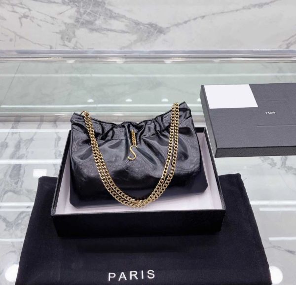 2023 women cross body mini designer chain underarm bags fashion shoulder bag classic letter pattern handbag 5a texture lady purse, Black;red
2023 women cross body mini designer chain underarm bags fashion shoulder bag classic letter pattern handbag 5a texture lady purse, Black;red