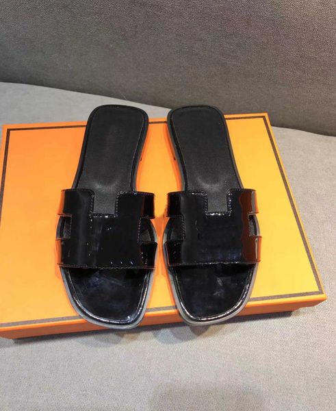 2022beach slippers crystal sandals slipper women shoes summer lady floral print embroidery leather el bath fashionclassic flat1200210, Black
2022beach slippers crystal sandals slipper women shoes summer lady floral print embroidery leather el bath fashionclassic flat1200210, Black
