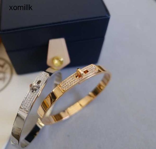 hermm classics bracelet v gold high edition 2023 new half diamond bracelet temperament couple pig nose 18k rose, Black
hermm classics bracelet v gold high edition 2023 new half diamond bracelet temperament couple pig nose 18k rose, Black