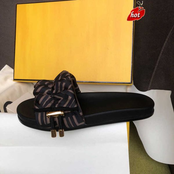 fendyity luxury designer women sandals satin letters classic fashion casual shoes beach flat sandals thick vacation shoes
fendyity luxury designer women sandals satin letters classic fashion casual shoes beach flat sandals thick vacation shoes