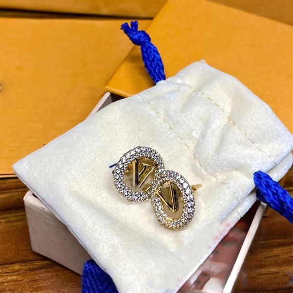 designers gold earrings diamond stud with logo official 18k golden women earrings v letter never fade, Golden;silver
designers gold earrings diamond stud with logo official 18k golden women earrings v letter never fade, Golden;silver
