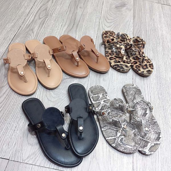 2023 womens designers sandals slides slippers fashion luxurys floral slipper leather rubber flats sandals summer beach shoes sliders, Black
2023 womens designers sandals slides slippers fashion luxurys floral slipper leather rubber flats sandals summer beach shoes sliders, Black