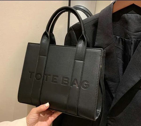 designer-totes handbag women handbag shoulder bag leahter crossbody shopping fashion large
designer-totes handbag women handbag shoulder bag leahter crossbody shopping fashion large