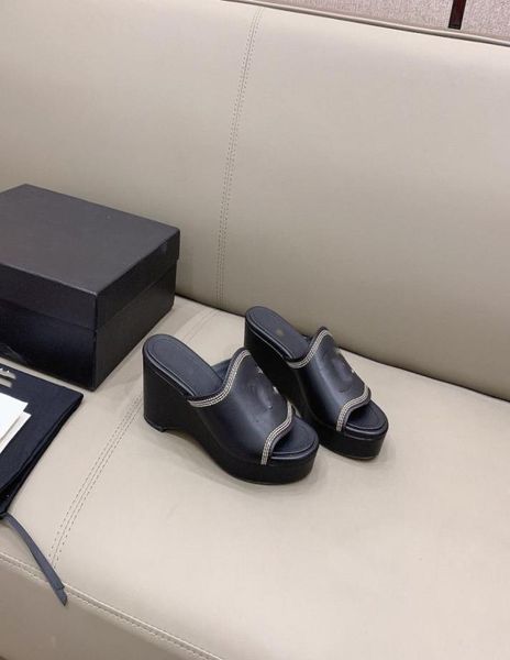 2021 fashion slippers with slides ladies designer shoes leather low heel sandals sewing pattern fine workmanship size 34407458062, Black
2021 fashion slippers with slides ladies designer shoes leather low heel sandals sewing pattern fine workmanship size 34407458062, Black