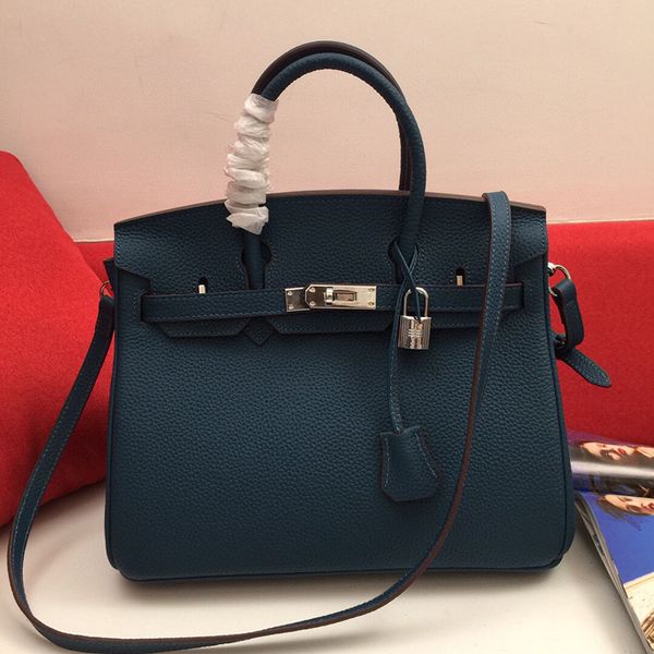 totes bag women epsom leather shoulder cross body bags designer handbags fashion belt purse soft cowhide tote bottom rivet protection 3 size
totes bag women epsom leather shoulder cross body bags designer handbags fashion belt purse soft cowhide tote bottom rivet protection 3 size