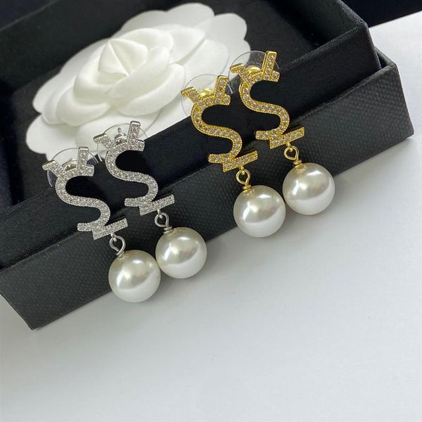 pearls studs earrings for woman luxury jewelry women letter earring fashion hoops s ear stud party wedding pearl dangle earrings231j, Golden;silver
pearls studs earrings for woman luxury jewelry women letter earring fashion hoops s ear stud party wedding pearl dangle earrings231j, Golden;silver