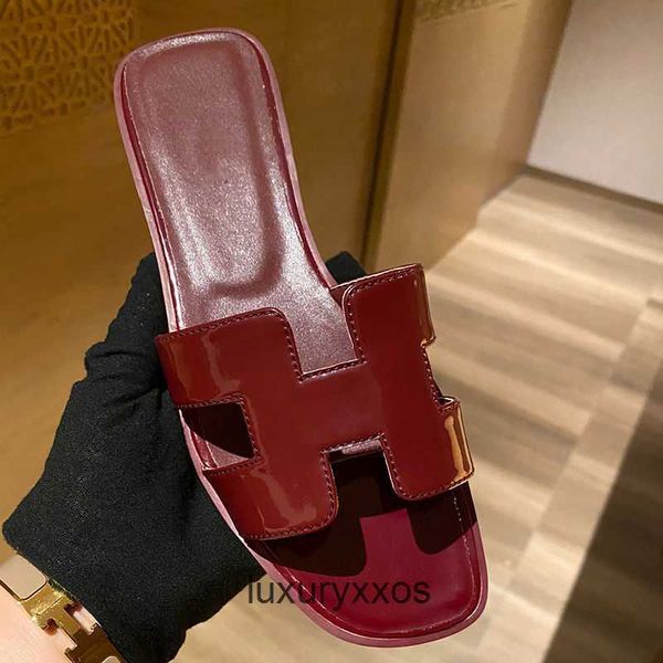 medium slippers beach sandal orans shoe 2023 slide sandals designer women's leather fashion outwear heel thick beach shoes 7oc3
medium slippers beach sandal orans shoe 2023 slide sandals designer women's leather fashion outwear heel thick beach shoes 7oc3