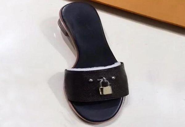 beach slippers classic middle heel summer lazy designer metal cartoon big head flops leather lady slides women shoes el bath la6379860, Black
beach slippers classic middle heel summer lazy designer metal cartoon big head flops leather lady slides women shoes el bath la6379860, Black