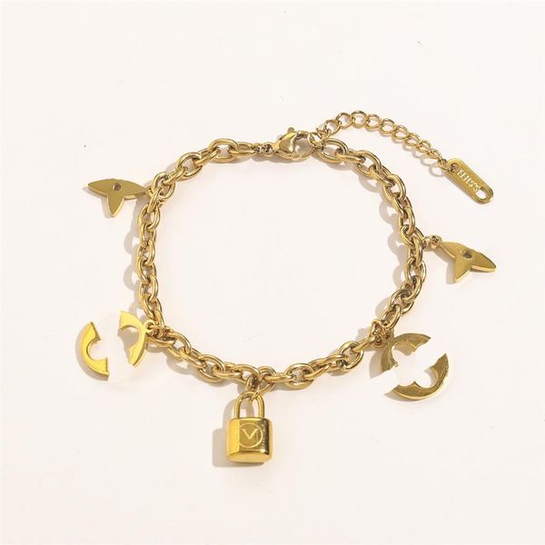 popular luxury brand four leaf grass chain bracelets fashion design 18k gold-plated bracelet senior accessories lovers women love 2418, Black
popular luxury brand four leaf grass chain bracelets fashion design 18k gold-plated bracelet senior accessories lovers women love 2418, Black
