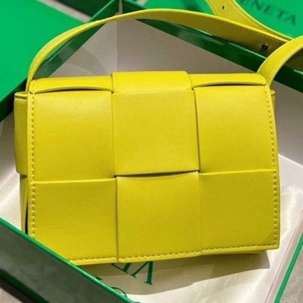 designer bottegas bags venetas divani new woven bag oil wax leather small square pillow magnetic buckle tofu single shoulder messenger ba ha
designer bottegas bags venetas divani new woven bag oil wax leather small square pillow magnetic buckle tofu single shoulder messenger ba ha