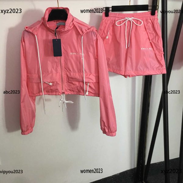 luxury tracksuits women designer set summer suit hat can be stored 2pcs zipper hooded short trench coat and elastic waist casual shorts, Gray
luxury tracksuits women designer set summer suit hat can be stored 2pcs zipper hooded short trench coat and elastic waist casual shorts, Gray