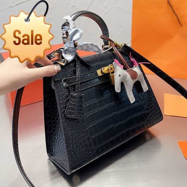fashion wallets women's handbags shoulder bags cowskin leather totes scarf charm with strap and box birkin bags crocodile pattern high
fashion wallets women's handbags shoulder bags cowskin leather totes scarf charm with strap and box birkin bags crocodile pattern high