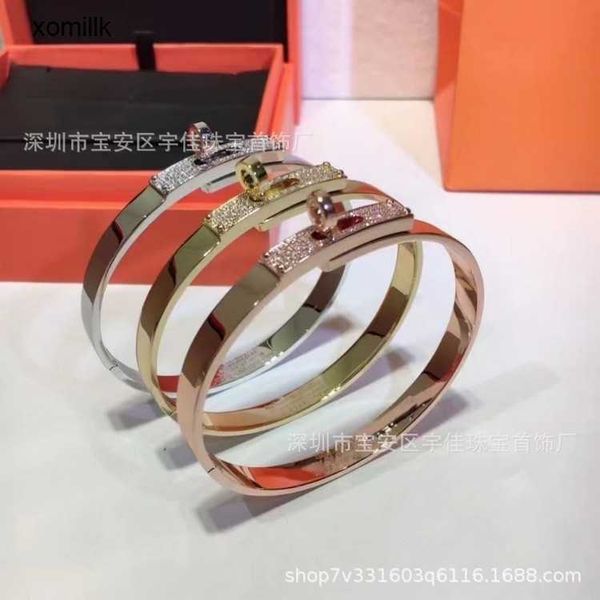 hermm classics bracelet pig nose half diamond buckle bracelet 925 silver plated 18k rose gold full sky star couple style, Black
hermm classics bracelet pig nose half diamond buckle bracelet 925 silver plated 18k rose gold full sky star couple style, Black