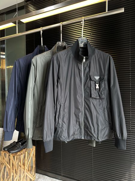2023 latest classic designer jacket fashion stand collar pocket splicing design windproof casual man's jackets, Black;brown
2023 latest classic designer jacket fashion stand collar pocket splicing design windproof casual man's jackets, Black;brown