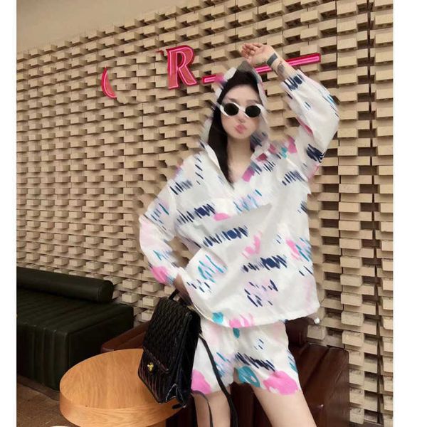23ss sun protection set women short sets womens designer clothing full logo printing hooded half zipper long sleeve tightness shorts set wom, White
23ss sun protection set women short sets womens designer clothing full logo printing hooded half zipper long sleeve tightness shorts set wom, White