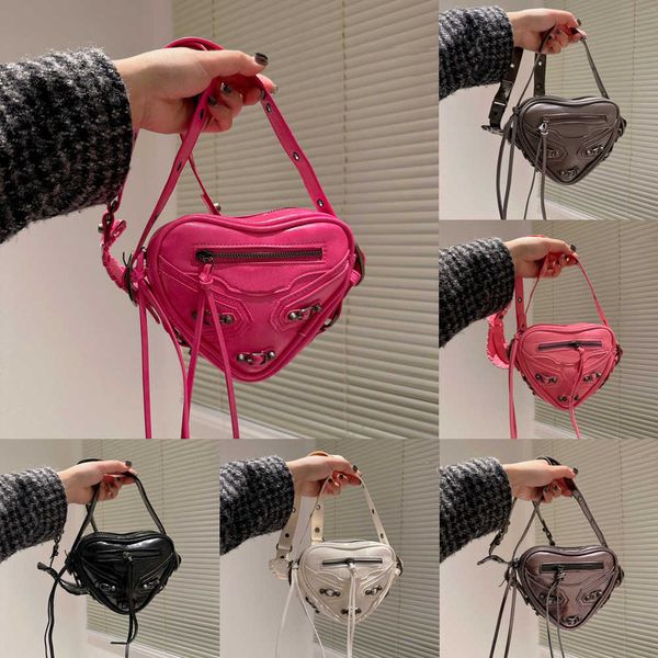 heart-bag designer bag handbags luxury love motorcycle bag crossbody handbag womens fashion classic solid color purses 230420
heart-bag designer bag handbags luxury love motorcycle bag crossbody handbag womens fashion classic solid color purses 230420