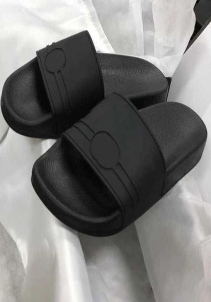 2023 designer flat slippers rubber slide sandal for men women fashion black pink 6colors summer beach flip flops with box 352339837
2023 designer flat slippers rubber slide sandal for men women fashion black pink 6colors summer beach flip flops with box 352339837