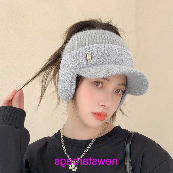 original edition designer herms hat for sale winter knitted womens ear protection duck tongue fashion versatile trendy plush insulation holl, Blue;gray
original edition designer herms hat for sale winter knitted womens ear protection duck tongue fashion versatile trendy plush insulation holl, Blue;gray