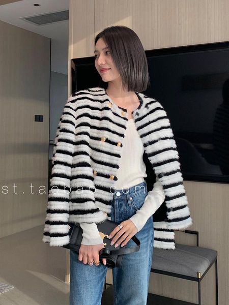 fur hdhohr 2022 real mink fur coat women luxury natural kintted mink fur jackets winter warm thick fur clothes for female plus size, Black
fur hdhohr 2022 real mink fur coat women luxury natural kintted mink fur jackets winter warm thick fur clothes for female plus size, Black
