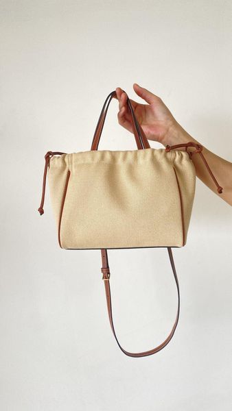 mini canvas 2023 new size drawstring shopping bag made of imported weaving fabric small lightweight and easy to match size: 22 * 17 * 15cm s
mini canvas 2023 new size drawstring shopping bag made of imported weaving fabric small lightweight and easy to match size: 22 * 17 * 15cm s