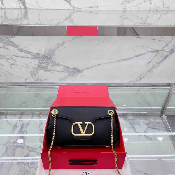 valentinoes designer light evening rivet bag big classy trend high grade fashion chain versatile handheld crossbody women's luxury size
valentinoes designer light evening rivet bag big classy trend high grade fashion chain versatile handheld crossbody women's luxury size