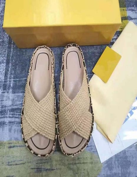 delivery 2021 designer classic summer flat bottom casual slippers women039s fashion beach sandals size 3542 with box8276593, Black
delivery 2021 designer classic summer flat bottom casual slippers women039s fashion beach sandals size 3542 with box8276593, Black