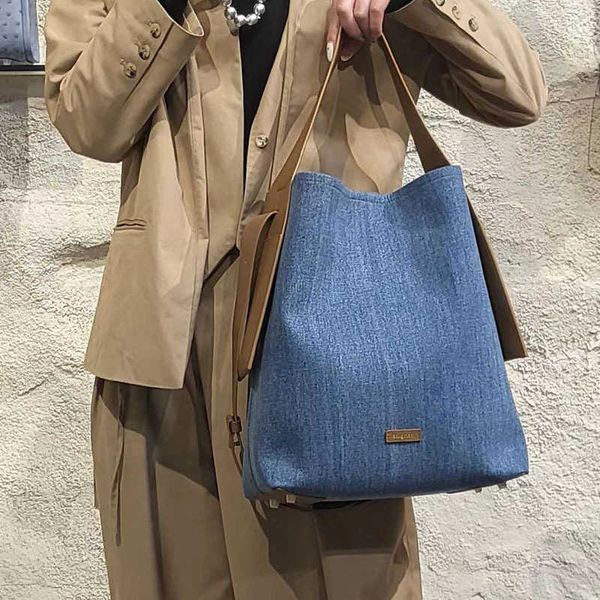 bucket bag song monts ear tote bag series large designer layer cowhide lazy commuter one shoulder crossbody 230419
bucket bag song monts ear tote bag series large designer layer cowhide lazy commuter one shoulder crossbody 230419