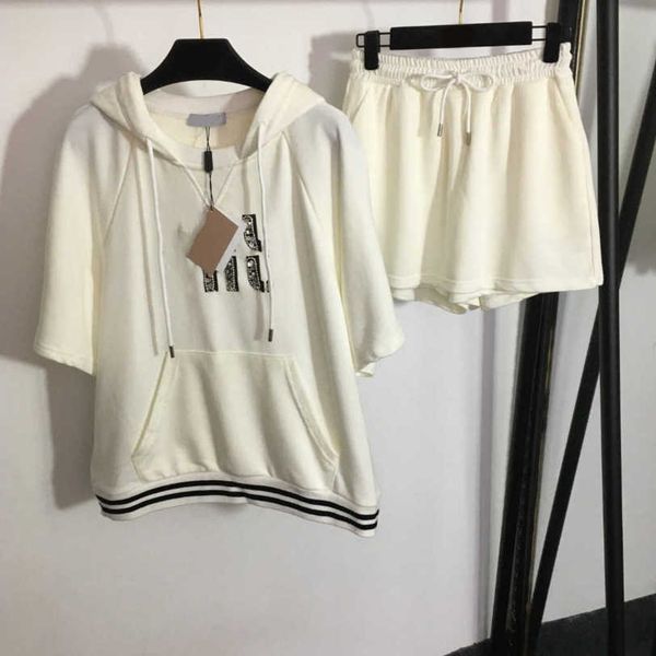 23ss casual suit womens designer clothing sequin nail drill logo letter short sleeve hoodie elastic waist short half skirt short pant skirt, White
23ss casual suit womens designer clothing sequin nail drill logo letter short sleeve hoodie elastic waist short half skirt short pant skirt, White