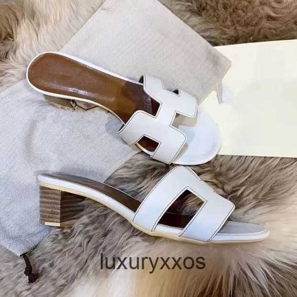 outside shoe slide 2023 leather women designer sandal summer slippers orans mesh beach wear tourism beach flat bottom sandals krbw
outside shoe slide 2023 leather women designer sandal summer slippers orans mesh beach wear tourism beach flat bottom sandals krbw