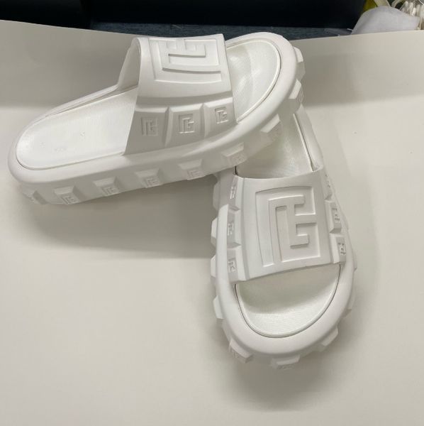 shoes slippers designer men platform rubber slipper thick sole sandals embossed letter slides summer beach flip flops 38-45
shoes slippers designer men platform rubber slipper thick sole sandals embossed letter slides summer beach flip flops 38-45