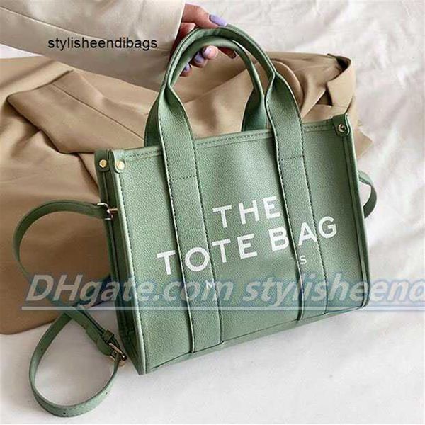 women tote shoulder bags crossbody bag luxury large capacity pu leather purse fashion designer girl handbags 0127 23224j, Black;red
women tote shoulder bags crossbody bag luxury large capacity pu leather purse fashion designer girl handbags 0127 23224j, Black;red
