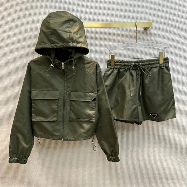 women's two piece pants luxurys women tracksuits fashion causal women shorts coats set designer hooded jackets sportswear classic trian, White
women's two piece pants luxurys women tracksuits fashion causal women shorts coats set designer hooded jackets sportswear classic trian, White