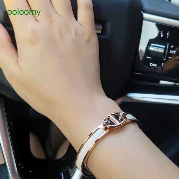 hemres designer bracelet shunfeng new pig nose enamel color premium couple gift accessories gold bracelet for women 8987, Black
hemres designer bracelet shunfeng new pig nose enamel color premium couple gift accessories gold bracelet for women 8987, Black