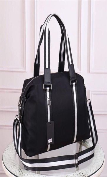 whole new style mens classic designer travel luggage bag for men totes canvas handbag duffle bag fashion designer bag for wome2519086
whole new style mens classic designer travel luggage bag for men totes canvas handbag duffle bag fashion designer bag for wome2519086