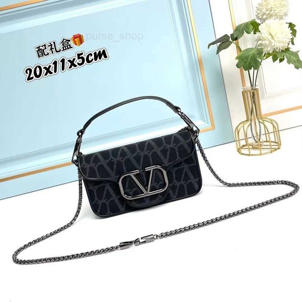 new designer evening bag classy valentinoes carrying printed shoulder flip v-logo canvas loco one handbag crossbody with matching square cha
new designer evening bag classy valentinoes carrying printed shoulder flip v-logo canvas loco one handbag crossbody with matching square cha