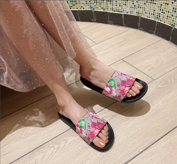 22ss men women slippers designer shoes luxury slide summer fashion wide flat sandals with thick sandal slipper flip flops size 359167705, Black
22ss men women slippers designer shoes luxury slide summer fashion wide flat sandals with thick sandal slipper flip flops size 359167705, Black