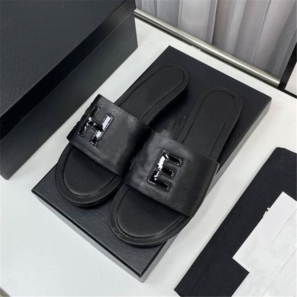 fashion slippers 2023 luxury design summer channel men and women flat shoes thick sole leather rubber letter logo casual cartoon slippers 07, Black
fashion slippers 2023 luxury design summer channel men and women flat shoes thick sole leather rubber letter logo casual cartoon slippers 07, Black