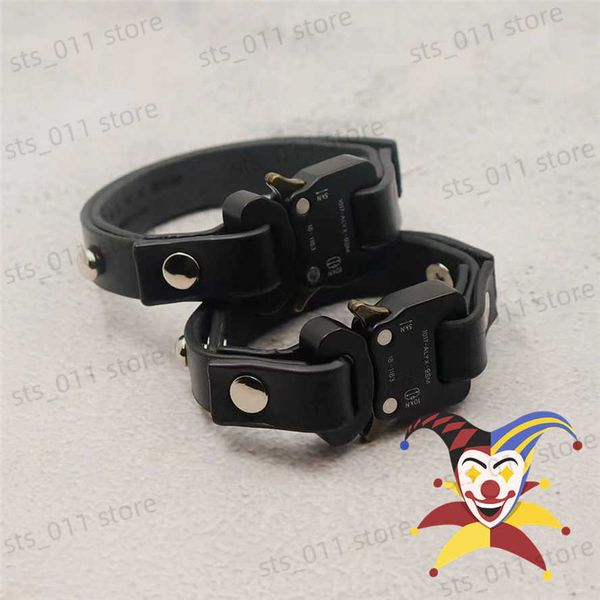 bracelet black 1017 alyx 9sm metal bar men women 1 high-quality polished leather snap buckle wristband t230420, Black;white
bracelet black 1017 alyx 9sm metal bar men women 1 high-quality polished leather snap buckle wristband t230420, Black;white