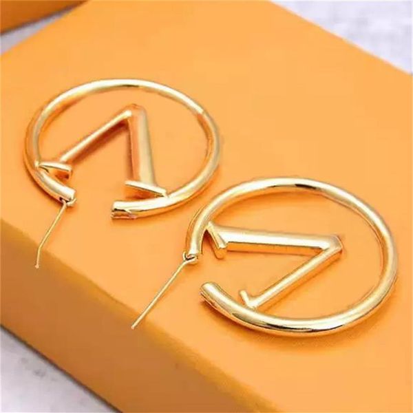 luxury designer women ear ring fashion gold earring for womens jewelry classic letter hoop earrings party wedding lady gift3127, Golden;silver
luxury designer women ear ring fashion gold earring for womens jewelry classic letter hoop earrings party wedding lady gift3127, Golden;silver