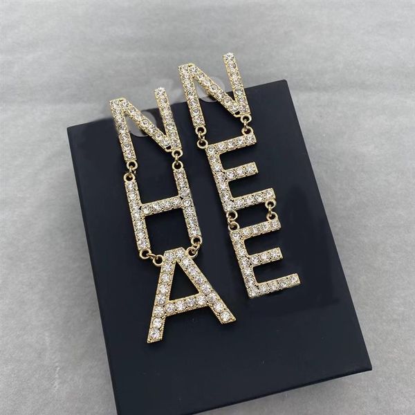 2022 new dangle earrings luxury brand designer fashion diamond letter wedding party valentine's day christmas gift excellent 270l, Silver
2022 new dangle earrings luxury brand designer fashion diamond letter wedding party valentine's day christmas gift excellent 270l, Silver