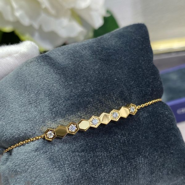 designer diamond square chain bracelet, simple and generous gold bracelet for women, suitable for parties, Black
designer diamond square chain bracelet, simple and generous gold bracelet for women, suitable for parties, Black