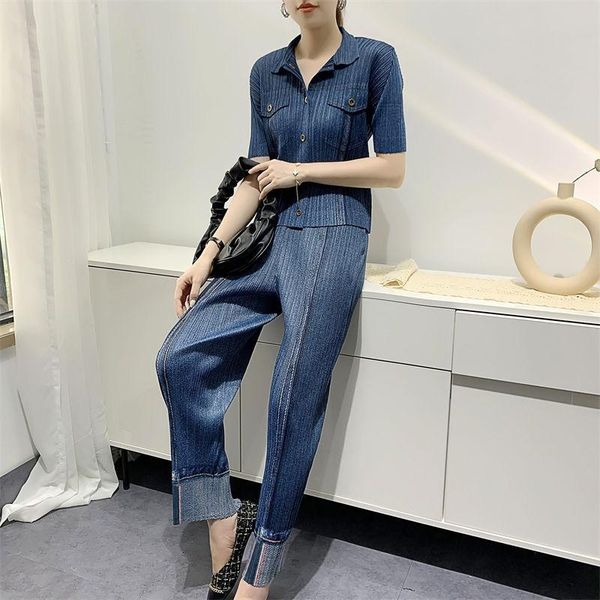 pants miyake pleated denim suit 2022 spring summer new short sleeves short coat high waist casual pants fashion twopiece suit women, White
pants miyake pleated denim suit 2022 spring summer new short sleeves short coat high waist casual pants fashion twopiece suit women, White
