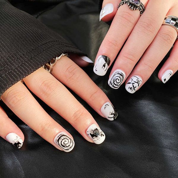 false nails 24pcs anime press on nails wearing black and white nails sweet and cool short autumn and winter cartoons j230419, Red;gold
false nails 24pcs anime press on nails wearing black and white nails sweet and cool short autumn and winter cartoons j230419, Red;gold