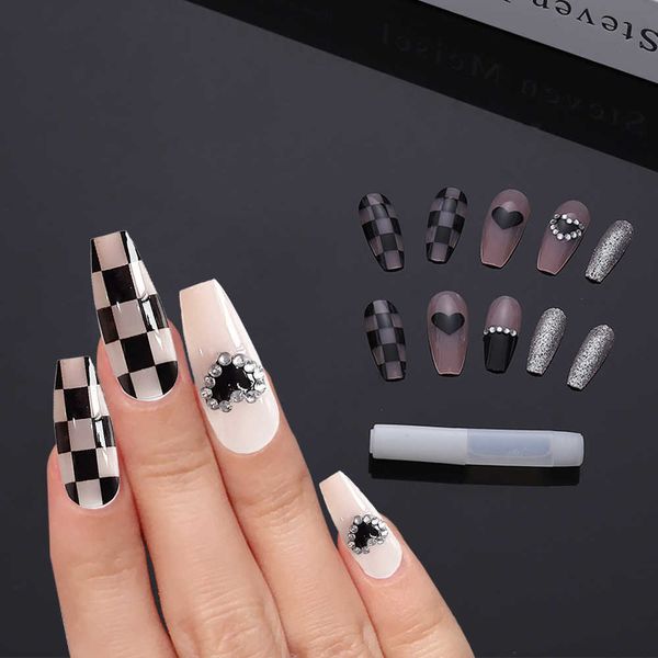 false nails 24pcsset shiny checkerboard full cover wearable press fake nails art gift glue sticker tip wearing tools manicure patch j230419, Red;gold
false nails 24pcsset shiny checkerboard full cover wearable press fake nails art gift glue sticker tip wearing tools manicure patch j230419, Red;gold
